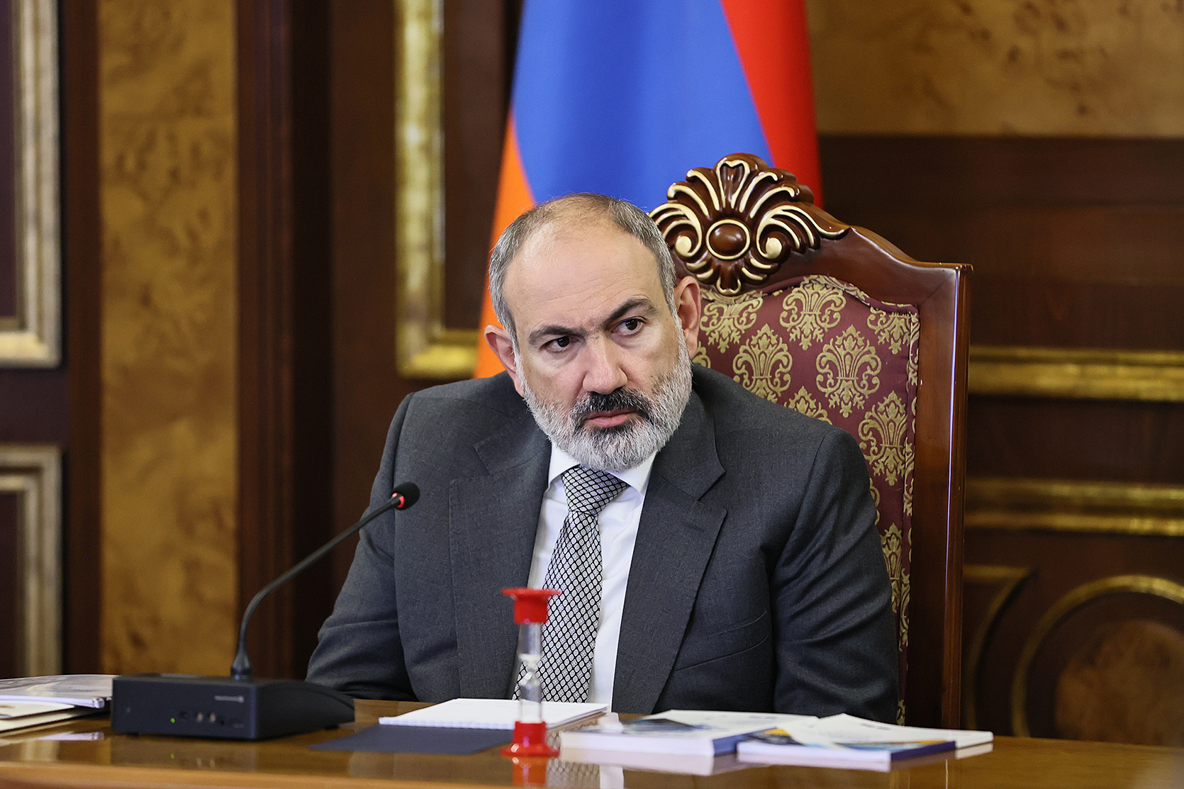 Իրեն գավռագիտուն փորձագետ ներկայացնող Ժիրայր Լիպարիտյանի հարցազրույցը լսեցի, մաքուր թուրք-ադրբեջանական միջին կարգի քարոզիչ։
