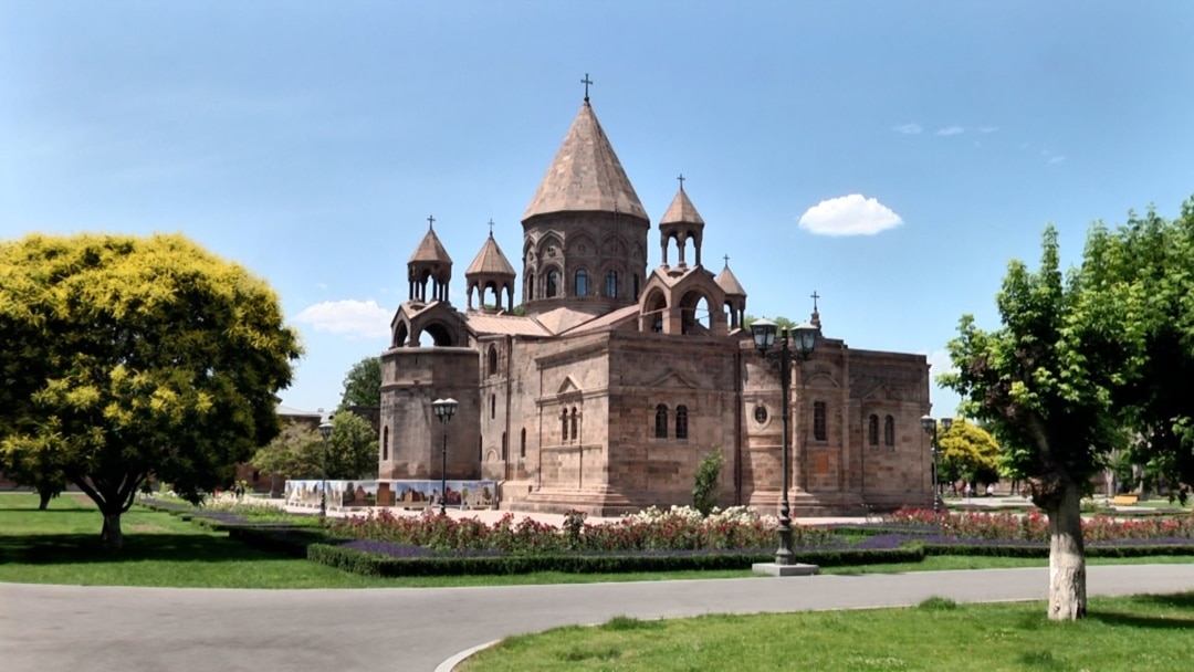 Հոգևորականի հայտարարությունը՝ ապստամբ եպիսկոպոսների մասին