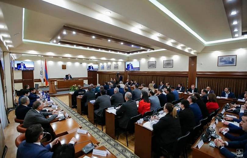 Երևանի ավագանու նիստում կքննարկվի ապօրինի համարժեքի թանկացման հարցը
